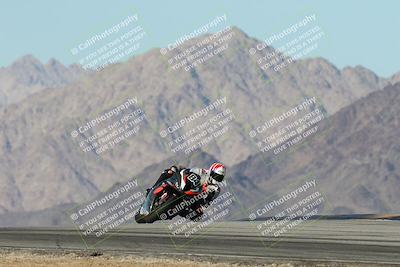 media/Dec-01-2025-Moto Forza (Mon) [[2daa91e15f]]/1-Advanced Group/Session 4 Turn 9/